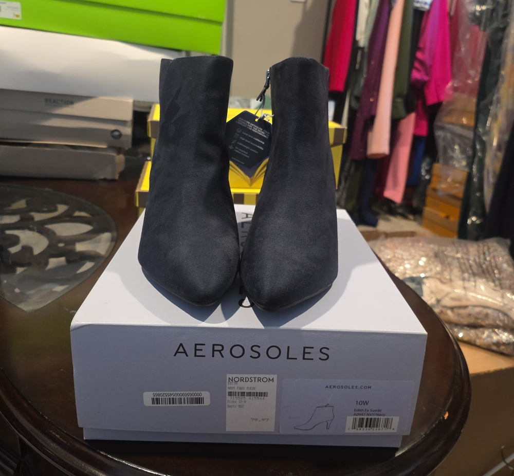 AEROSOLES Black Suede Pointed Toe Ankle Booties